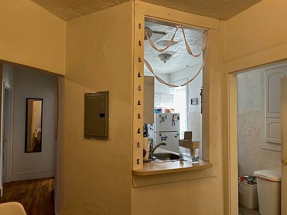 5th image of 57 Egmont St #1
