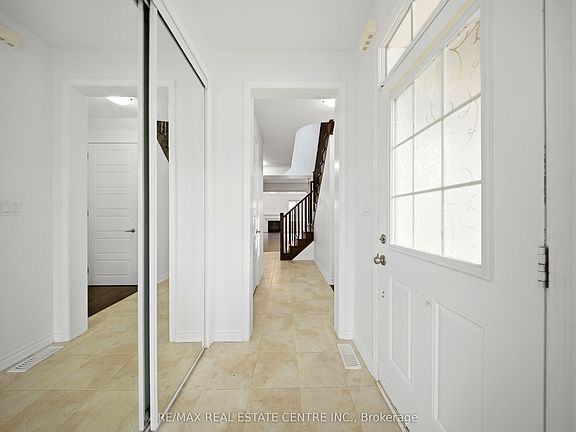 4th image of 369 Cedar Hedge Rd