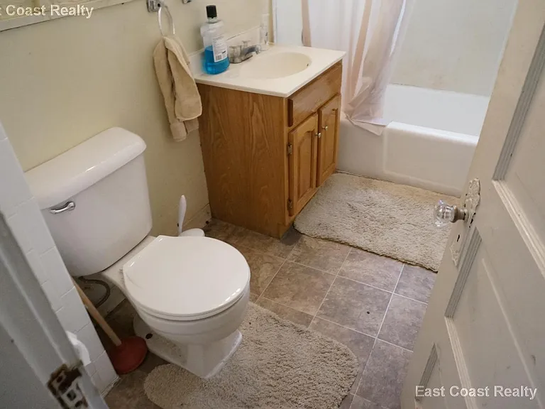 25 Linden St #2 — Photo 15