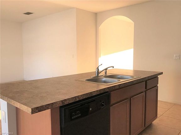 3rd image of 3015 SW 5th Pl