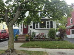 16 Everett St, Lynbrook, NY 11563