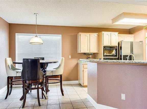3rd image of 2517 Boardwalk Dr