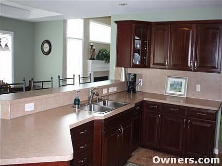 5th image of 713 Sweetwater Dr