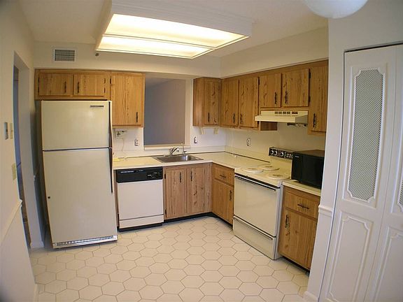 2nd image of 14575 Bonaire Blvd APT 407