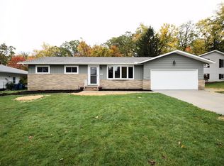 7627 Cecelia Dr, Parma, OH 44134