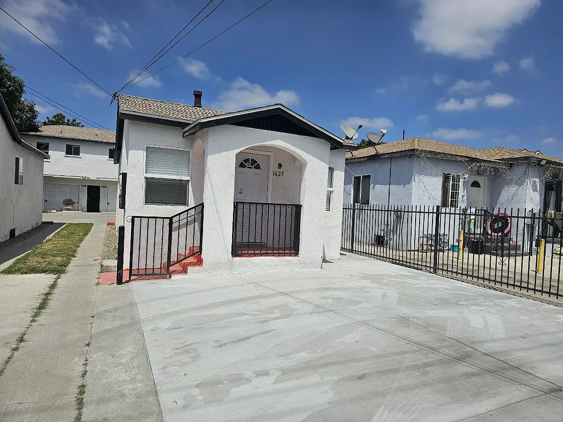 2 bed, 608 sqft, $2,600 — Photo 4