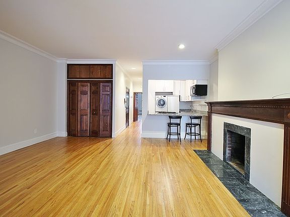 3rd image of 489 W End Ave APT 3