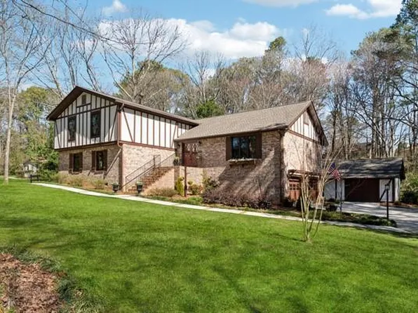 2080 Silversmith Ln, Stone Mountain, GA 30087