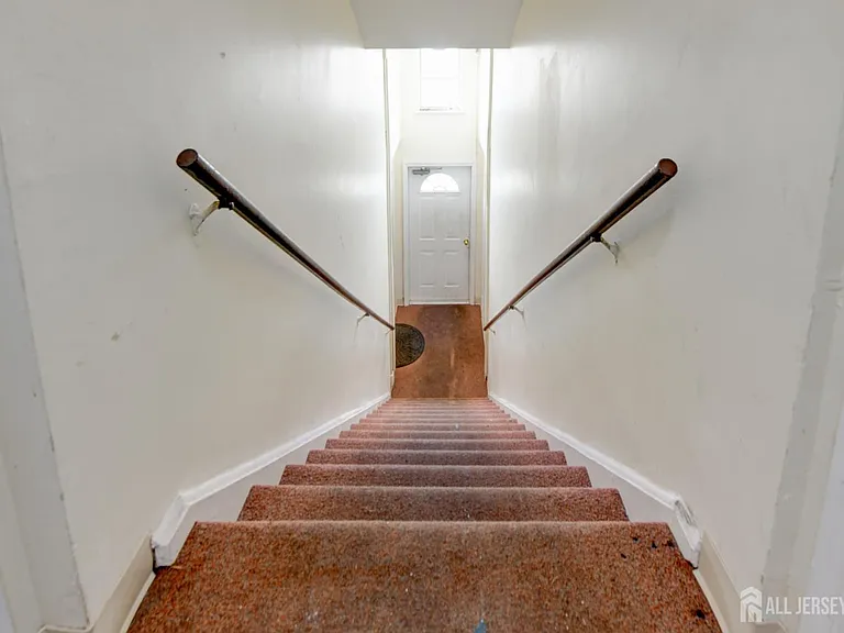 6 College Dr — Photo 18