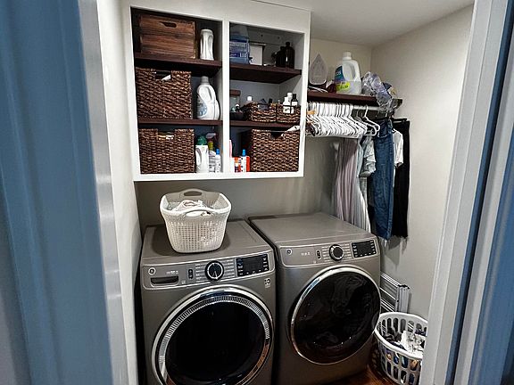 4th image of 233 Perry Ave