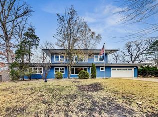 291 Riverside Dr, Burns Harbor, IN 46304