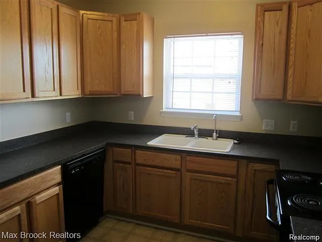 2 bed, 2.0 bath, 1242 sqft, $1,900 — Photo 4