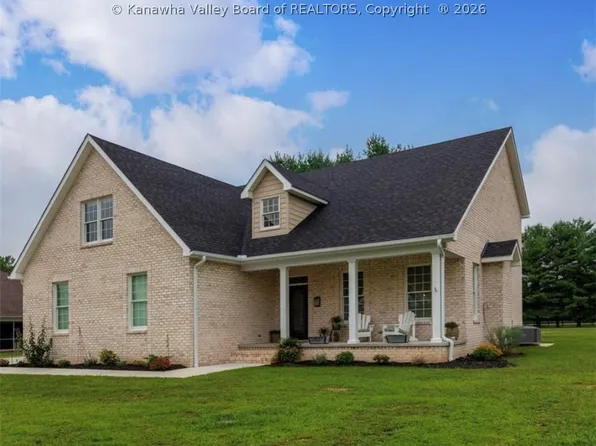 35 Nautical Dr, Winfield, WV 25213