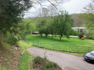 1353 Childress Rd, Alum Creek, WV 25003
