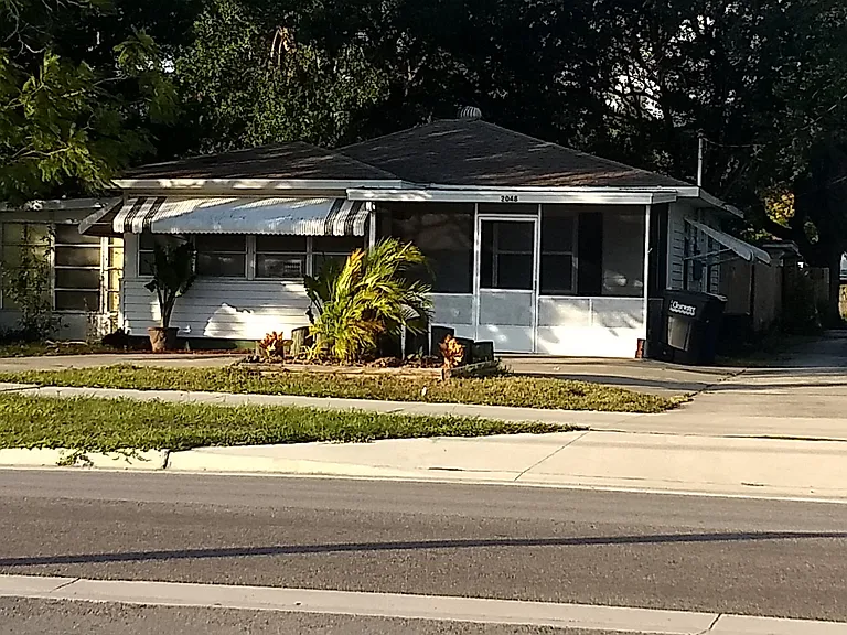 2048 Druid Rd E — Photo 2