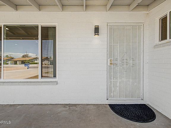4th image of 1819 W MORTEN Avenue