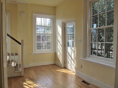 1st image of 515 W Marshall St