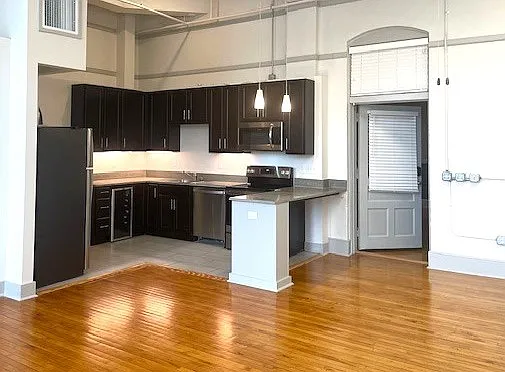 2 bed, 950 sqft, $1,485 — Photo 4