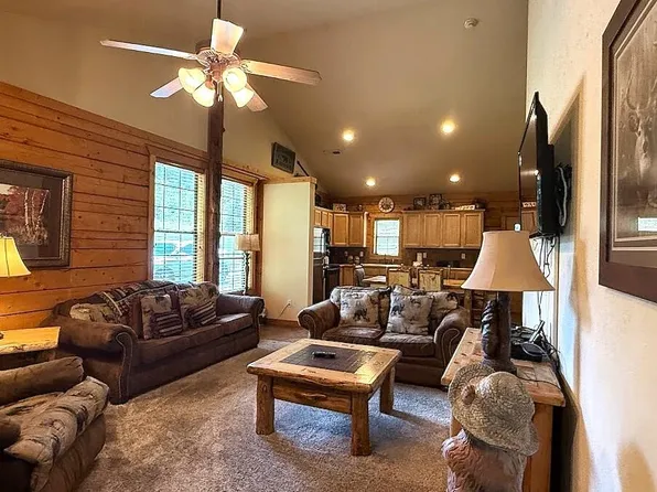119 Grand Mountain Avenue, Branson, MO 65616