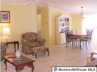 26 Oak Tree Ln, Manahawkin, NJ 08050