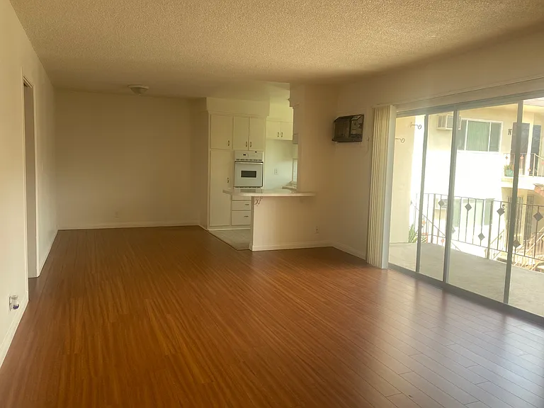 309 Cornell Dr #L — Photo 2