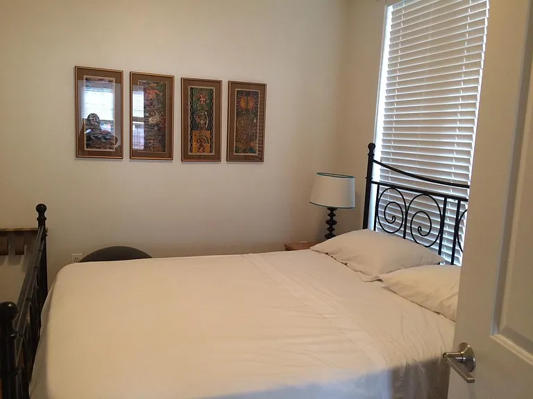 Guest bedroom/2nd bedroom