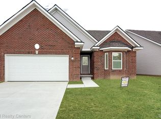 317 Devonshire Dr #9, Lapeer, MI 48446