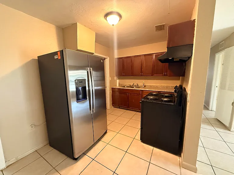 1604 Zephyr Ave — Photo 6