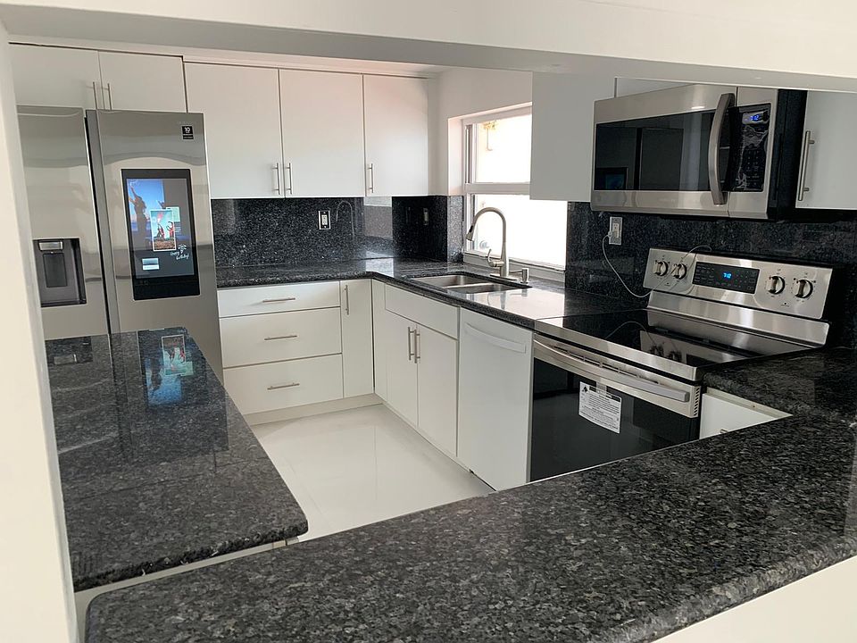 1st image of 555 NE 30th St APT 704