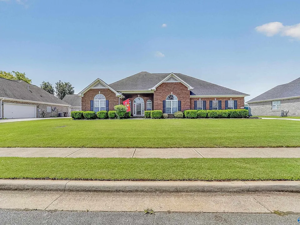 29562 Thunderpaw Dr