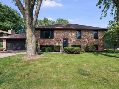 2230 Emerald Dr, Davenport, IA, 52804