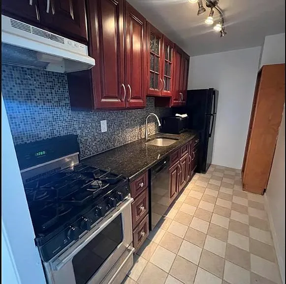 201 Saint Pauls Ave #4V — Photo 5