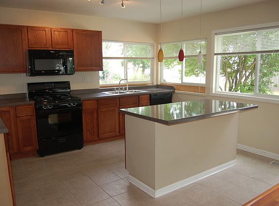 2nd image of 1255 Santa Anita Dr