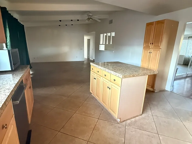 654 McGavran Dr — Photo 9