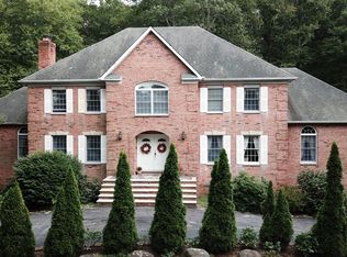 135 Miller Rd, Kinnelon, NJ 07405