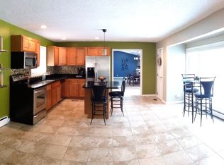 5896 Birchcrest Dr, Saginaw, MI 48638