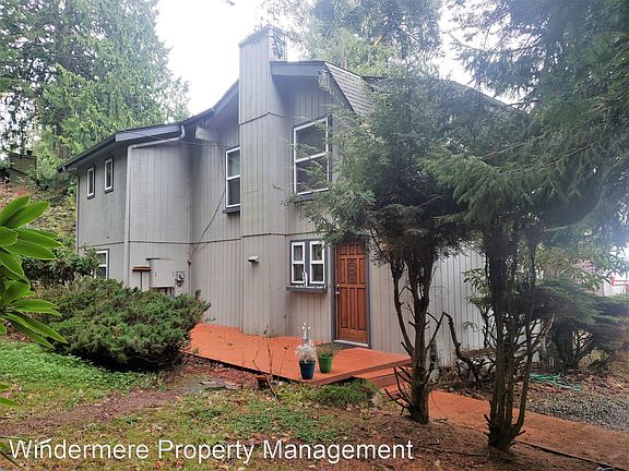 2nd image of 31101 Baltic Ln NE