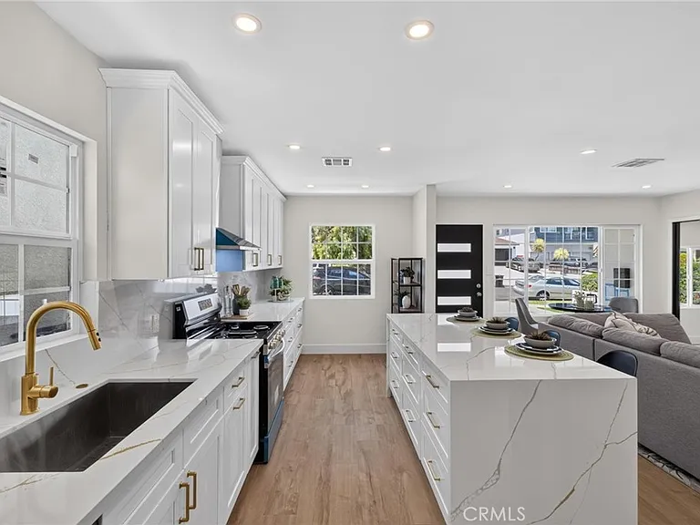 1223 W 23rd St — Photo 12