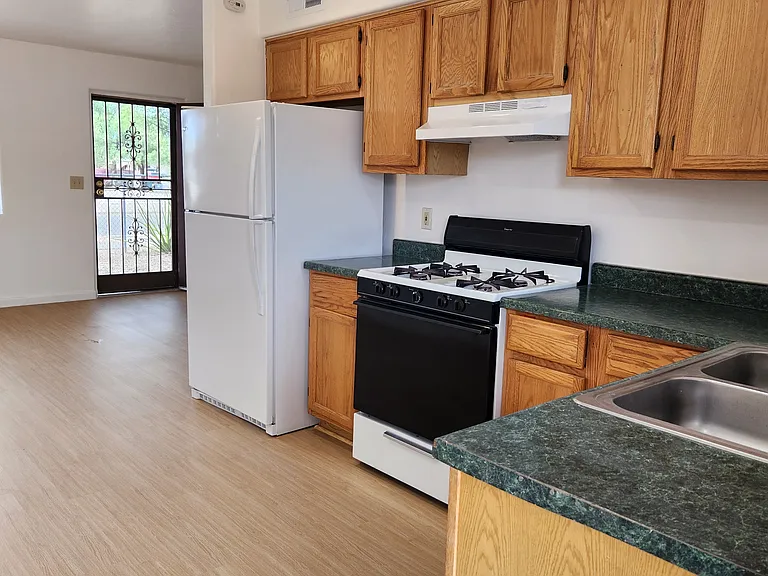 388 E 20th St #2 — Photo 3