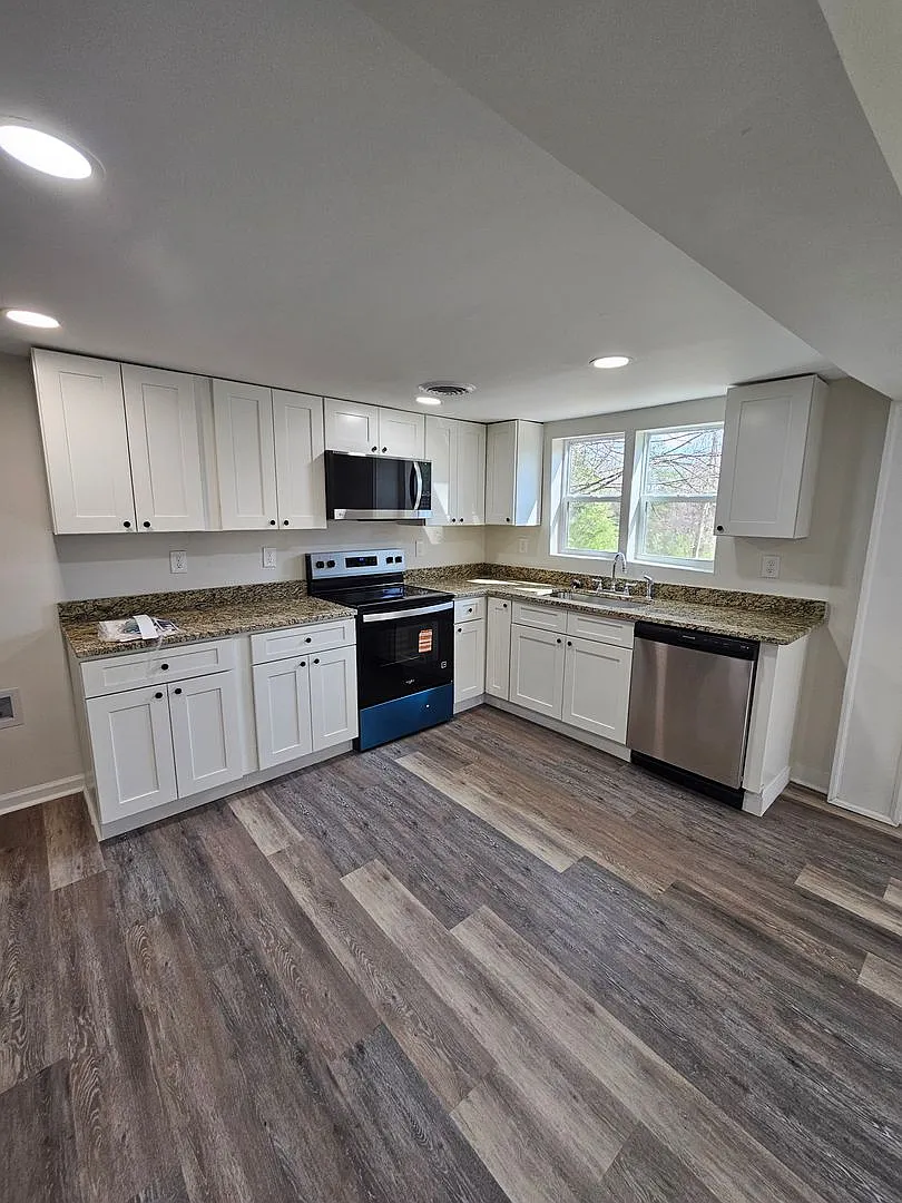 3-Bedroom 2 Bath, 2-story home ready for you to call home with move in special pricing! — Photo 3