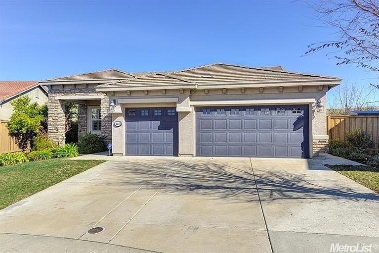 1st image of 426 Chaparral Dr