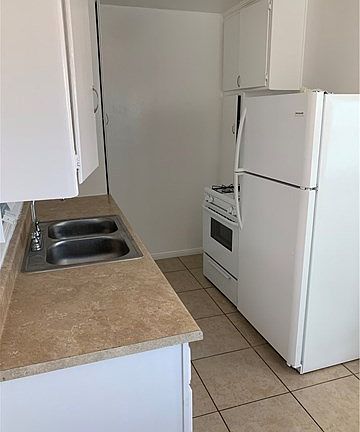 2nd image of 1029 Gladys Ave