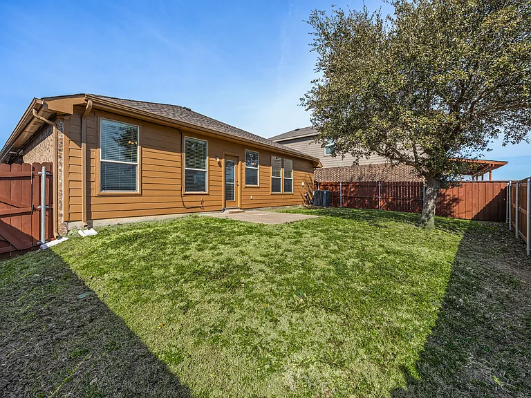 2508 Pioneer Bluffs Rd — Photo 5