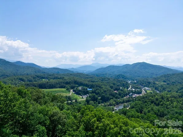 26 Red Hawk Blf, Sylva, NC 28779