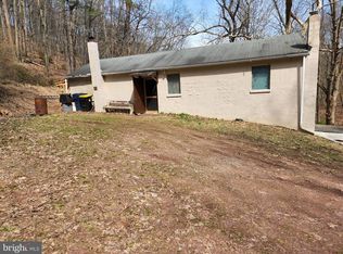 64 Stauffer Ln, Auburn, PA 17922