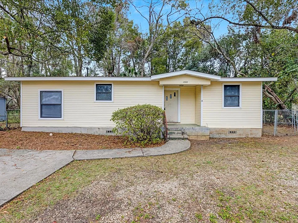1666 Pepper Dr