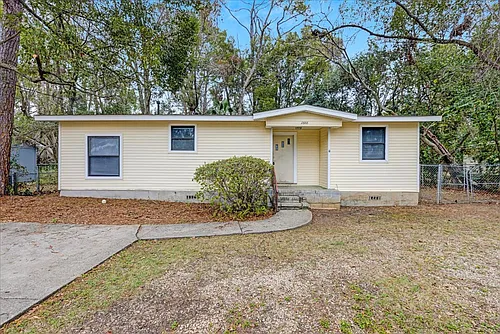 1666 Pepper Dr Photo 1