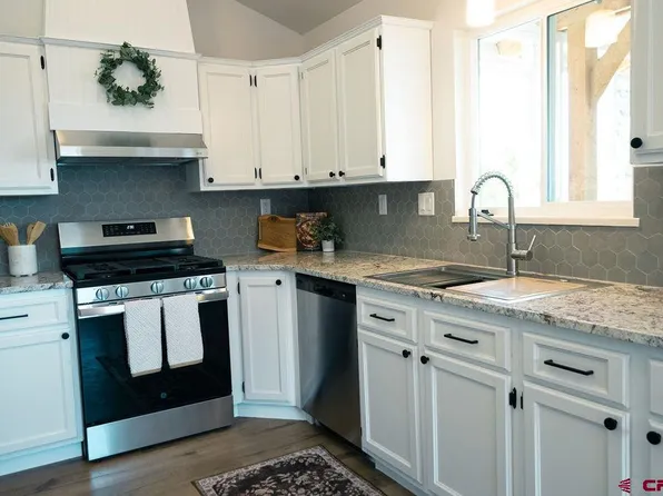 1426 Manchester Dr, Montrose, CO 81401