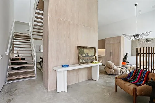 4 bed, 3.5 bath, 2825 sqft, $16,000 — Photo 4