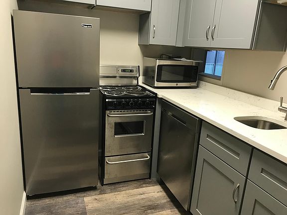 New Kitchen with great appliances and lots of cabinets